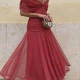 Luana - Elegantne V-kaelusega kleit